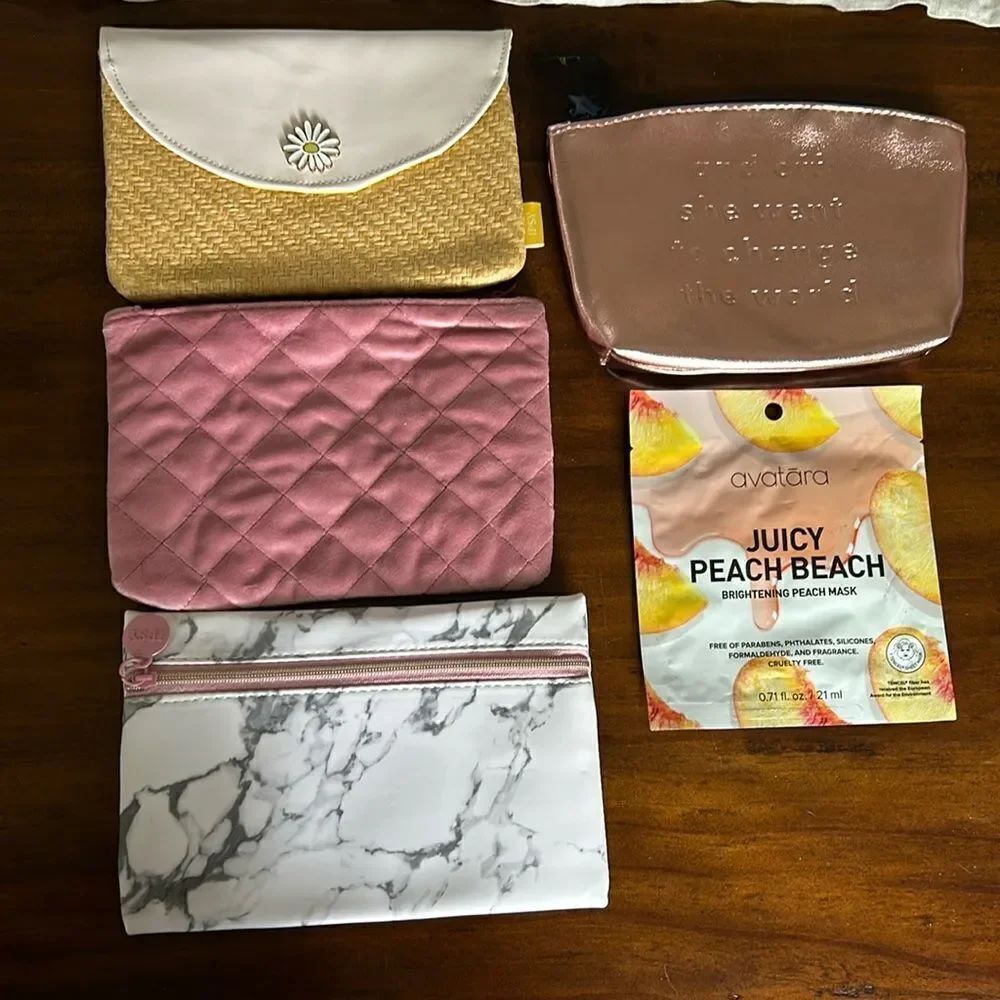 Ipsy cosmetic bags NEw never ever used with facial mask 1